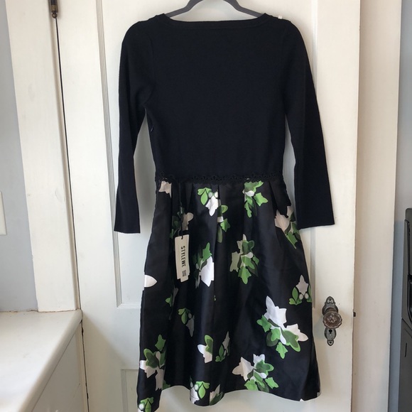 Winter Floral Dress - Picture 5 of 8